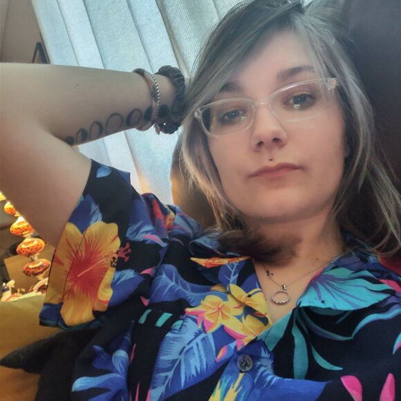 Meet your Posher, Halley - Picture 3 of 5